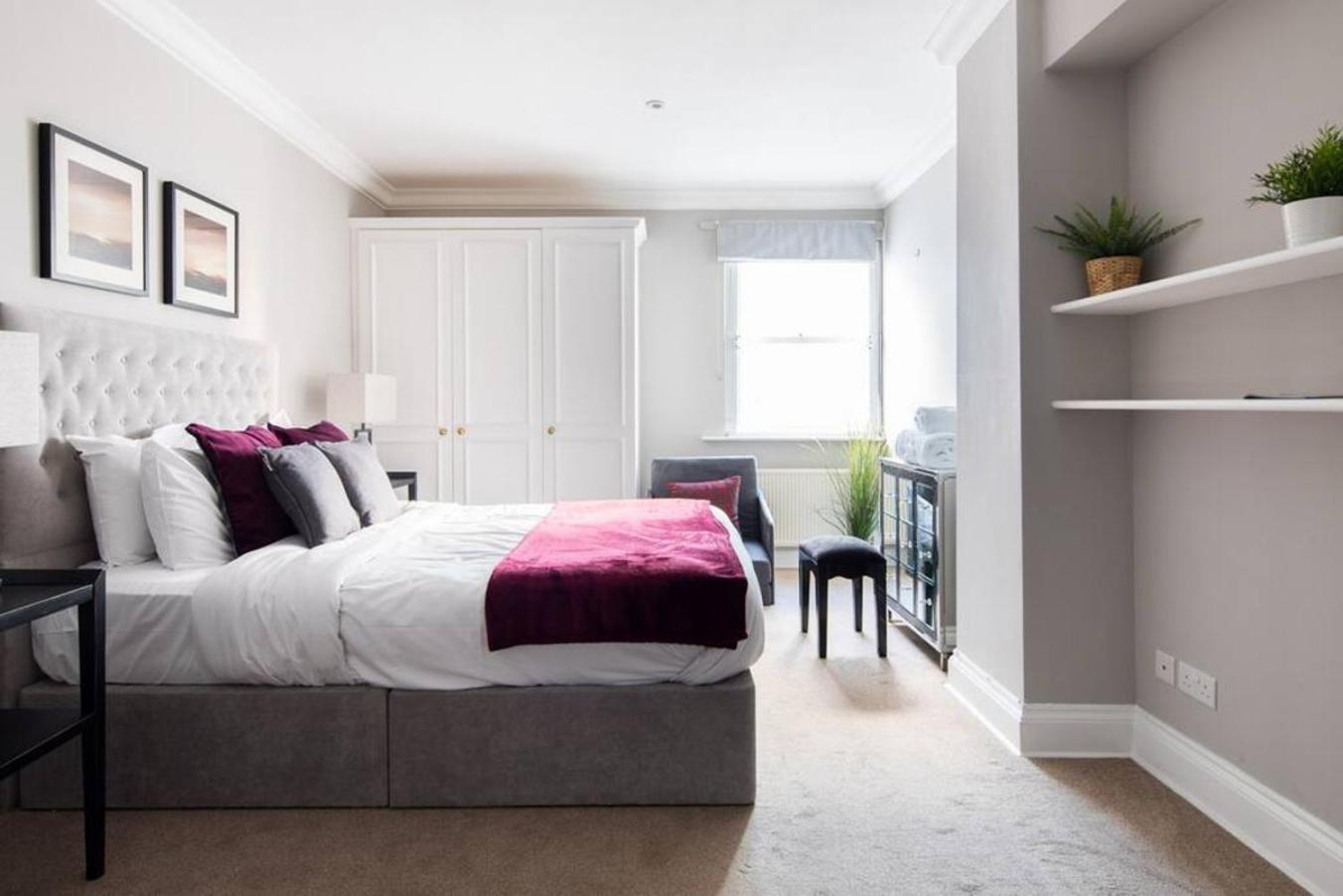 Apartment Steps From Hyde Park 2br 2bath Sleeps 6 London